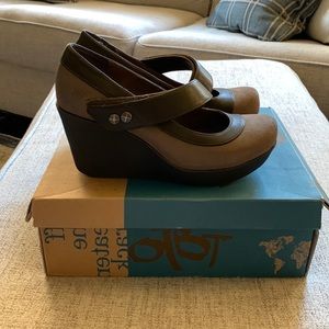 OTBT // W7 // chocolate and tan